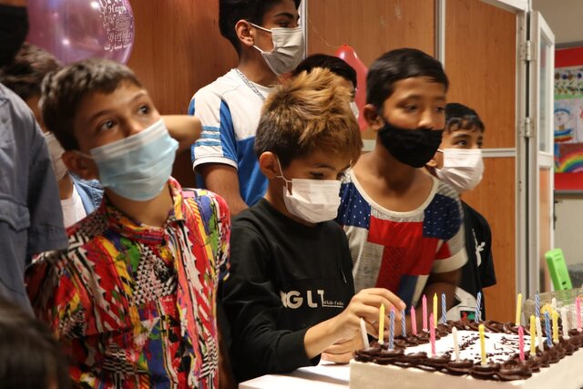 A story about celebrating the birthday of the children of undocumented workers