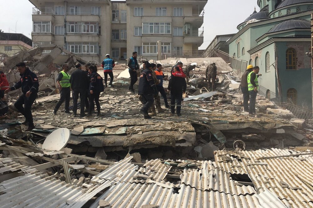 The death toll from yesterday's earthquake increased 