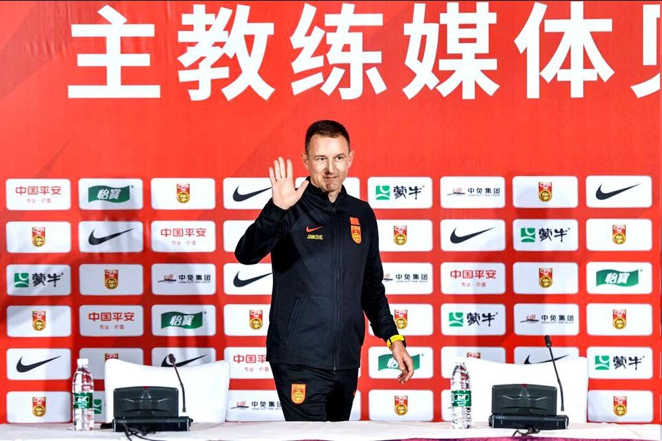 China's new coach promised to advance to the 2026 World Cup