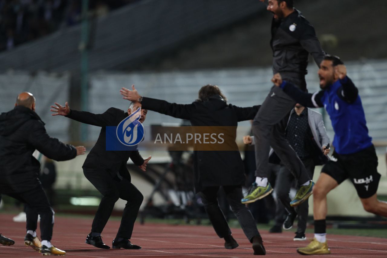 A strange happiness for the Esteghlal players after breaking the spell in opening the fan portal + pictures