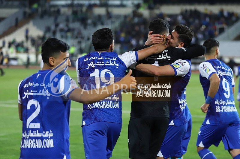 A strange happiness for the Esteghlal players and staff after breaking the spell at the opening of the crowd's goal + photos